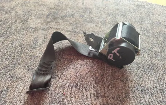 Nissan Qashqai Rear seatbelt 047135047135 606161500 19072013