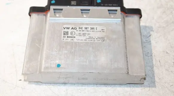 Volkswagen Golf VII Engine control unit/module 04E907309E 0261S07729