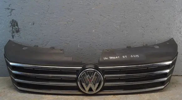 Volkswagen PASSAT B7 Front grill 3AA853651G