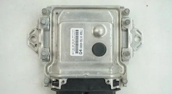 Suzuki SX4 Engine control unit/module 3392055L10 0261S04535