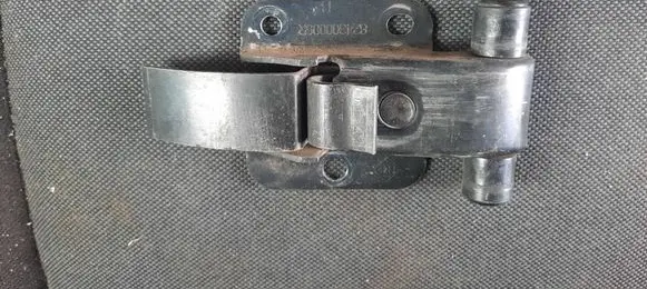 Renault Master III Rear door check strap stopper 824300006R
