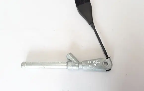 Front seatbelt buckle