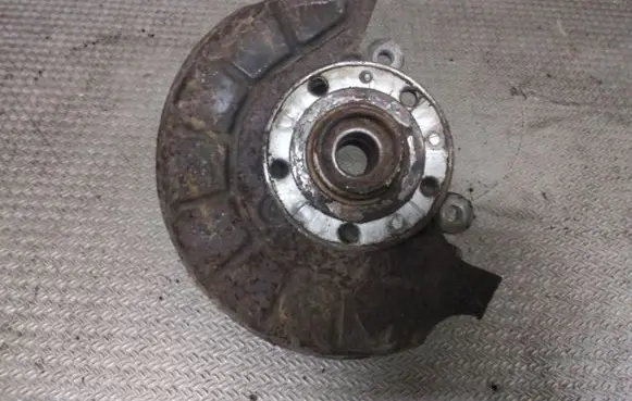 Volkswagen Touran I Front wheel hub spindle knuckle