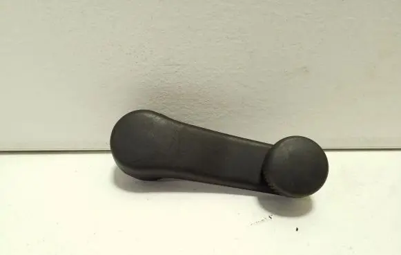 Volkswagen PASSAT B6 Rear door window winding handle 6Q0837581A