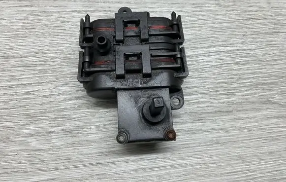 Mercedes-Benz SL R129 Heater blower fan relay A0018001075 9062700042