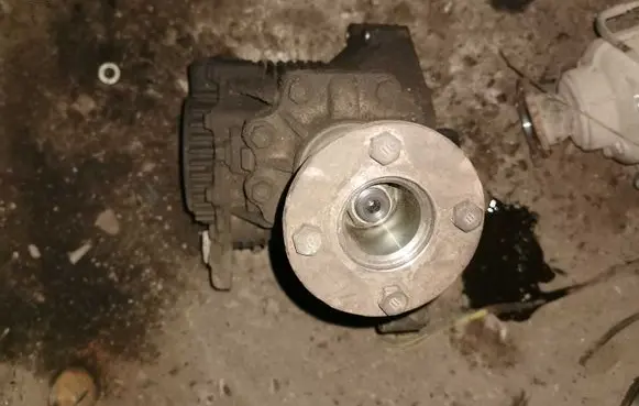 Nissan X-Trail T30 Gearbox transfer box case NOCODE