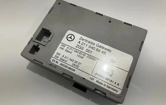 Mercedes-Benz CLS C219 Gateway control module A2115408245 A2114420027 A2115408445
