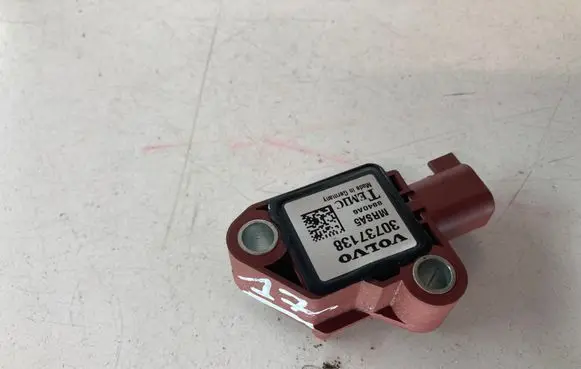 Volvo V50 Airbag deployment crash/impact sensor 30737138