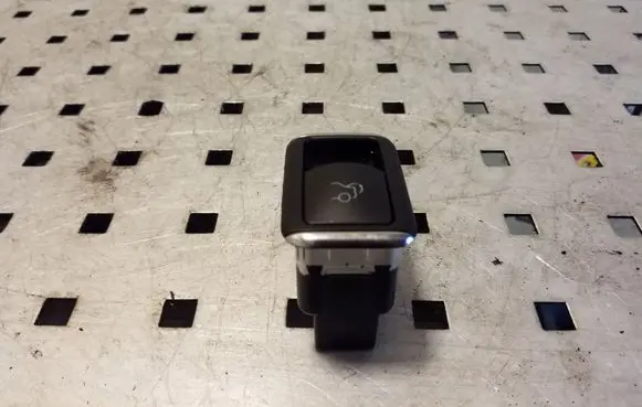 Tailgate opening switch