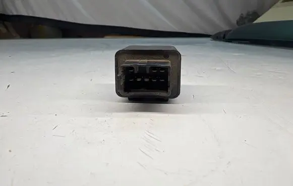 Mitsubishi Montero Door central lock control unit/module MB543647 25902 2539D2