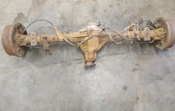 Nissan Navara D40 Rear axle beam with reductor 