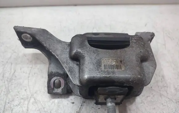 Mini Cooper Countryman R60 Engine mount bracket 6779805 686235 62005005