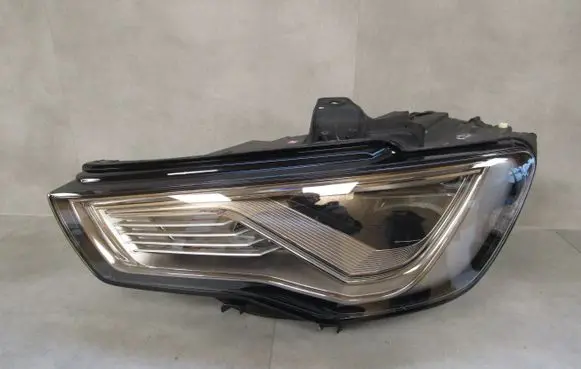Audi A3 S3 8V Headlight/headlamp 8V0941033