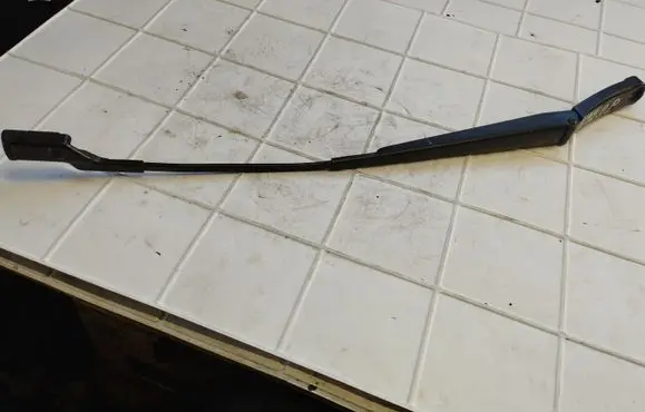 Volkswagen Tiguan Front wiper blade arm 5N1955410