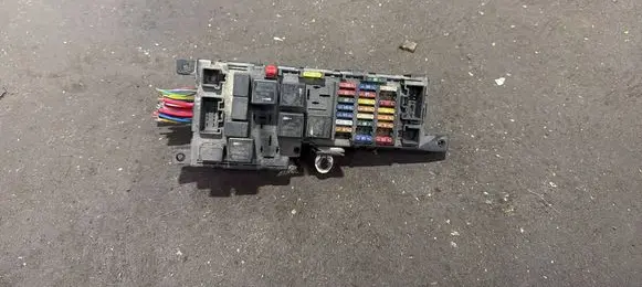 Volvo XC60 Fuse module 8637841 518717004