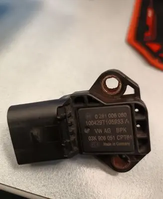 Volkswagen Transporter - Caravelle T5 Air pressure sensor 0281006060 03K906051 141025T051006C