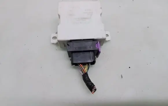 Toyota Avensis T250 Window control relay 8594005040