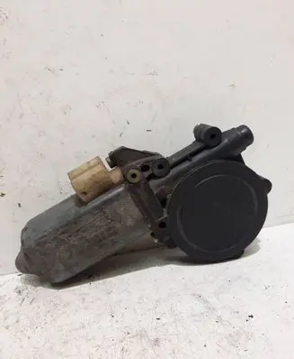 BMW 7 E32 Front door window regulator motor 680185347000 12V0130821242 0130821242