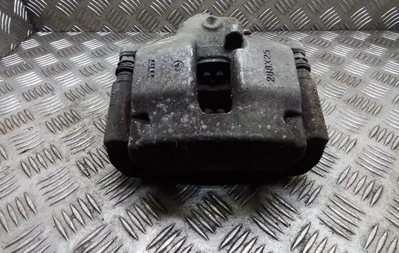 Mercedes-Benz C W204 Front brake caliper