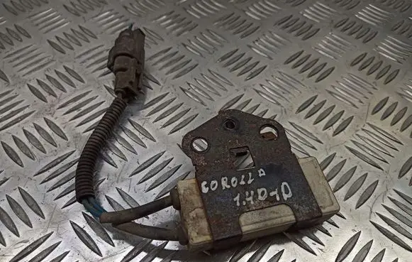Toyota Corolla E120 E130 Coolant fan relay 