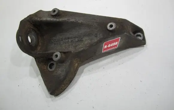 Volkswagen PASSAT B5 Engine mounting bracket 8D0399113AC