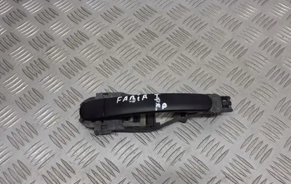 Skoda Fabia Mk1 (6Y) Front door exterior handle/bracket 