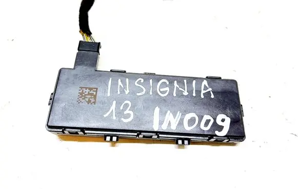 Opel Insignia A Door central lock control unit/module 13503204