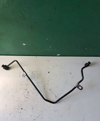 Suzuki Grand Vitara II Fuel injector supply line/pipe C832