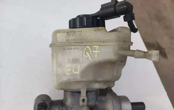 Audi Q7 4L Master brake cylinder 03350887631 03350887621