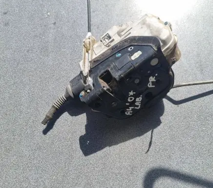 Audi A4 S4 B7 8E 8H Front door lock 8E2837016AA