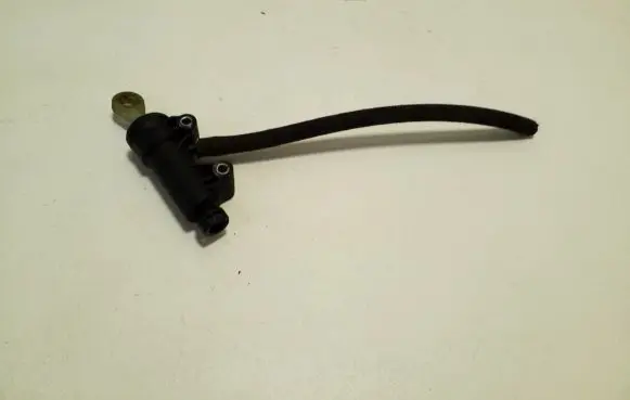 BMW X3 E83 Clutch master cylinder 21526773670 6773670