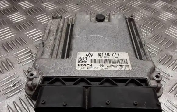 Skoda Octavia Mk2 (1Z) Engine control unit/module 03G906016K 0281012237 1039S07818