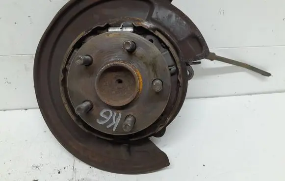Toyota Prius (XW20) Rear wheel hub 