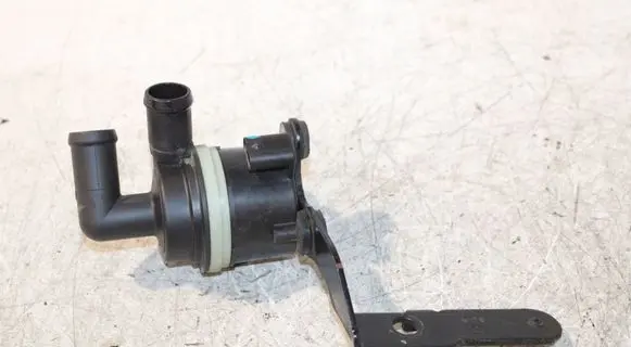 Volkswagen Caddy Electric auxiliary coolant/water pump 5N0965561A