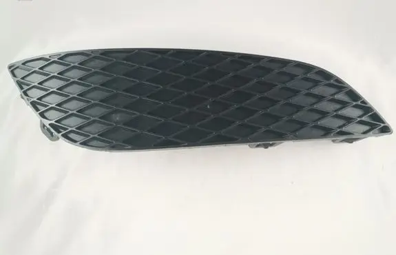 Opel Astra H Front bumper lower grill 13225763