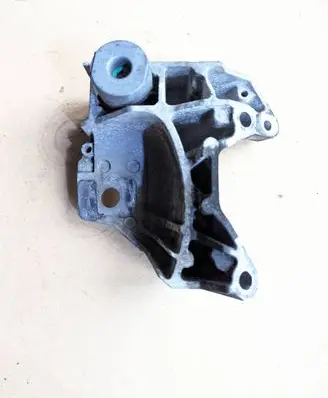 Volvo V70 Engine mounting bracket 6G926F030BA 30681951
