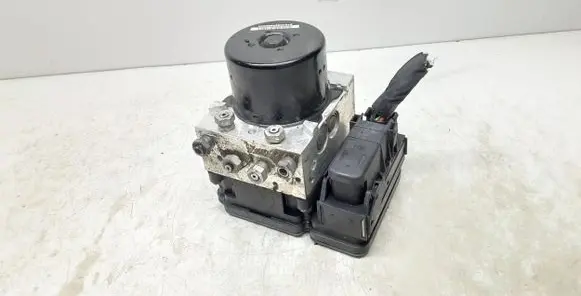 Volvo V60 ABS Pump P31423348 10092604183