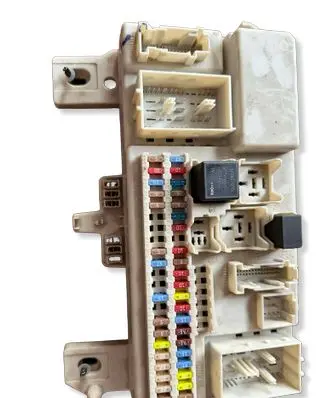 Volvo V50 Fuse module 8690719