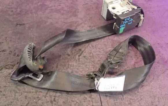 Skoda Fabia Mk1 (6Y) Front seatbelt