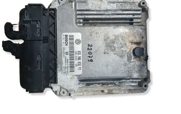 Volkswagen Golf VI Engine control unit/module 03G906016FM 1039S06218 0281011903