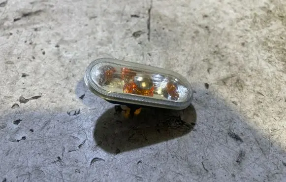 Volkswagen Caddy Front fender indicator light 2K0949117A 0215655