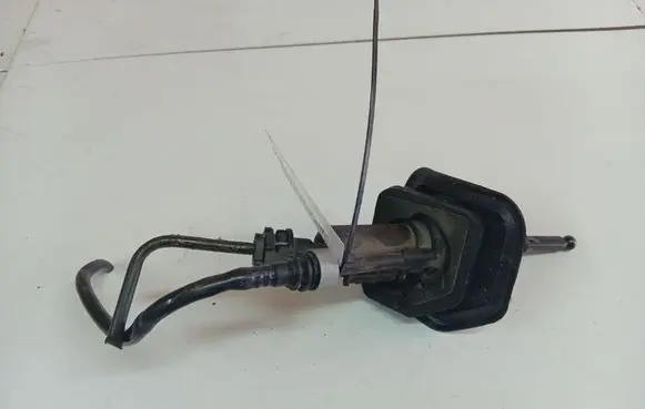 Ford Focus Clutch master cylinder KG19300