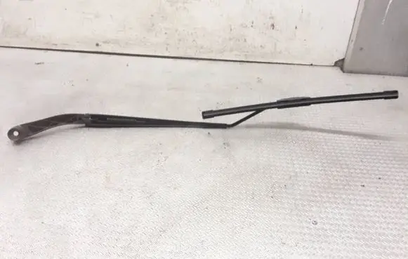 Opel Insignia A Windshield/front glass wiper blade 13227399
