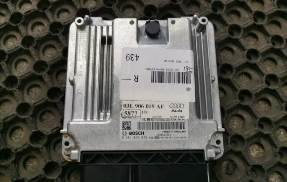 Audi A6 S6 C6 4F Engine control unit/module 03L906019AF 0281016679