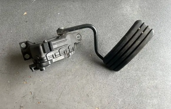 Renault Espace - Grand espace IV Accelerator throttle pedal 6PV00811918 8200007513