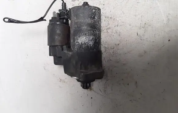 Volkswagen Golf IV Starter motor 020911023F