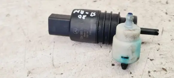 Mercedes-Benz B W245 Windscreen/windshield washer pump 2048660221 3091387