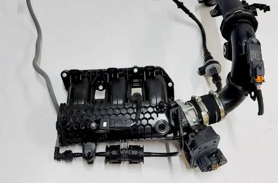Peugeot 2008 II Throttle body valve 9842272880