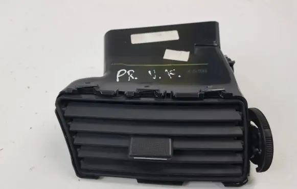 Chrysler Pacifica Dash center air vent grill