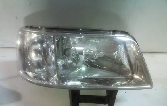 Volkswagen Transporter - Caravelle T5 Headlight/headlamp 0301191702